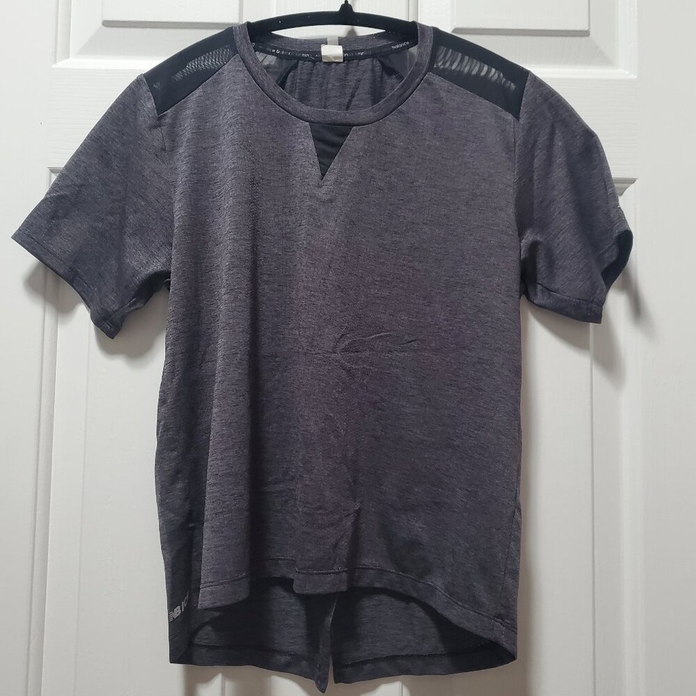 New Balance Black and Gray Running T Shirt | Small